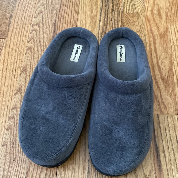 Size 11 grey dearfoam slippers - Picture 2 of 4
